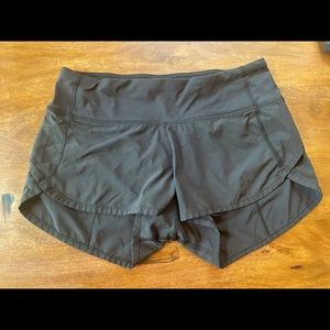 Lululemon size 2 speed short 2.5 in black